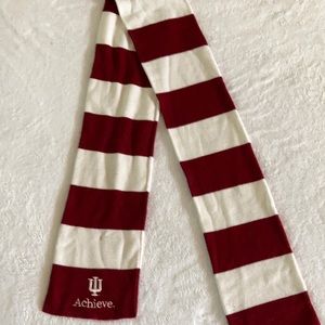 IU scarf